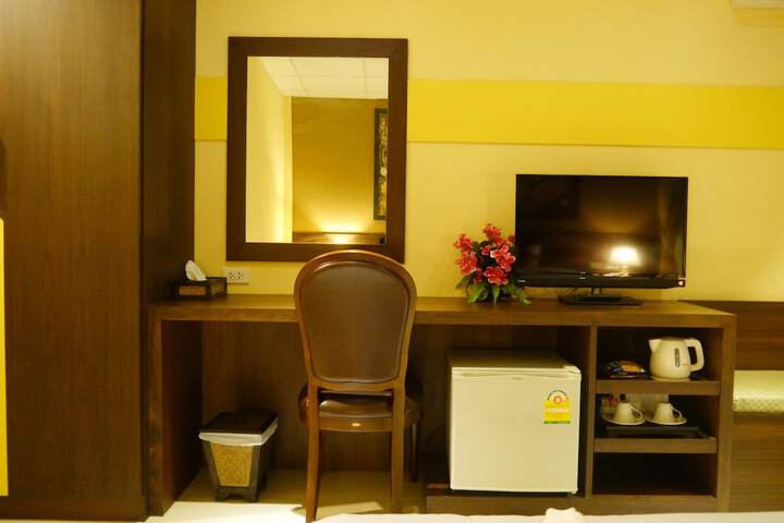 Room 9 of 38