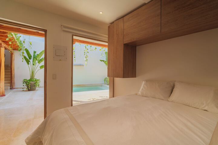 Room 5 of 20