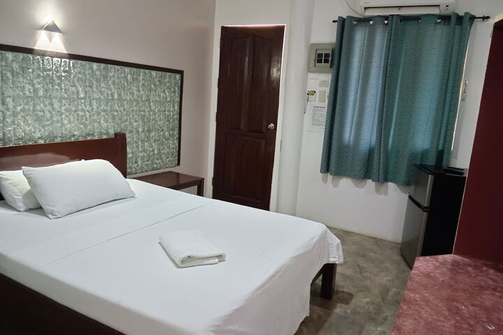 Room 7 of 25