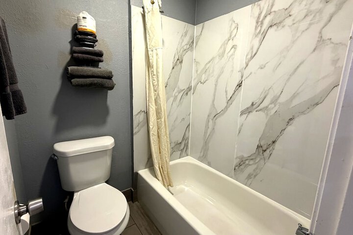 Room 27 of 32