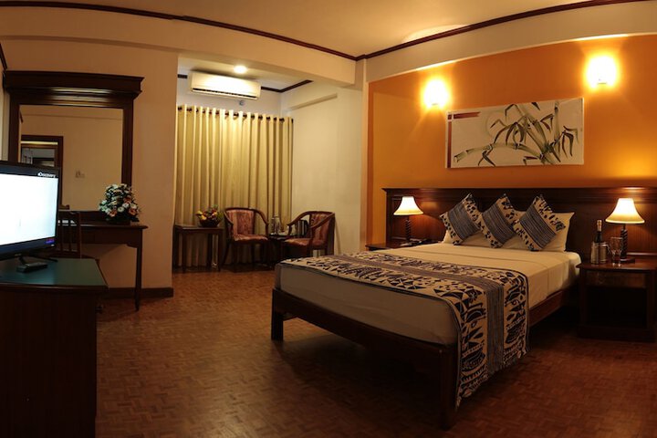 Room 10 of 51