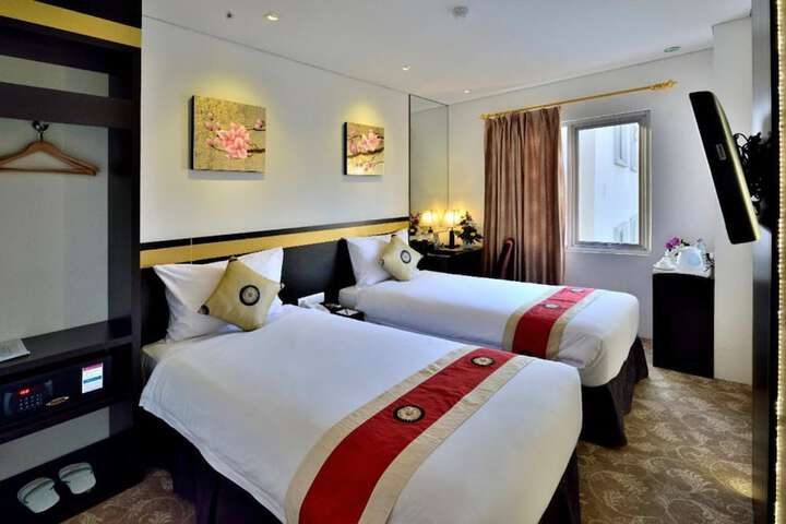 Room 14 of 39