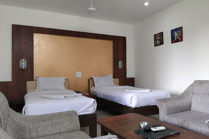 Room 12 of 36