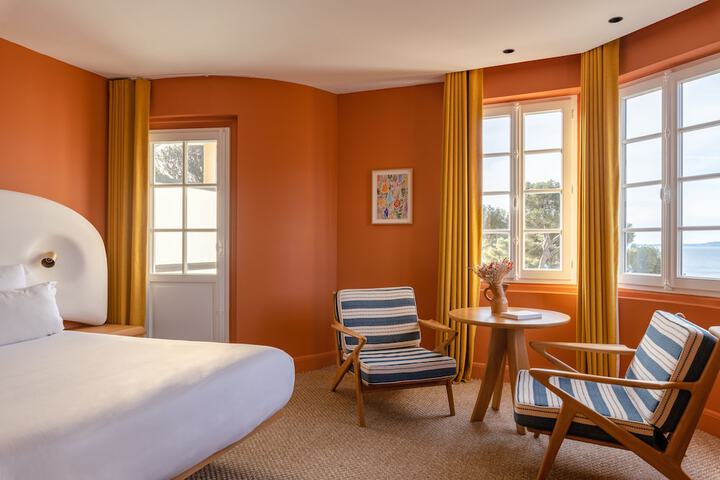 Room 15 of 83