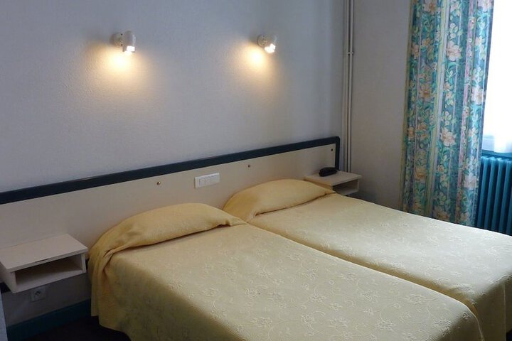 Room 4 of 15