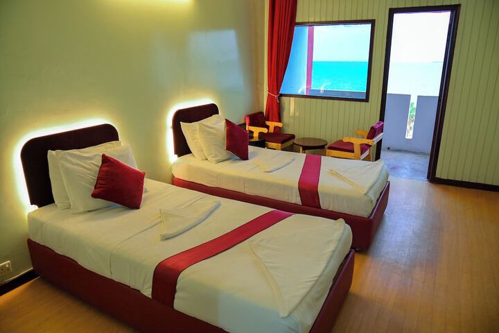 Room 6 of 30