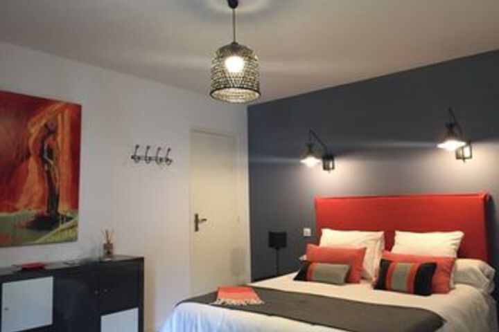 Room 9 of 32