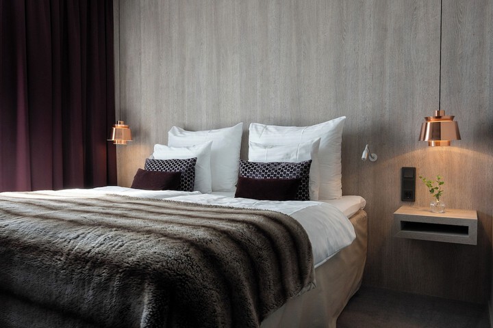 Room 27 of 86