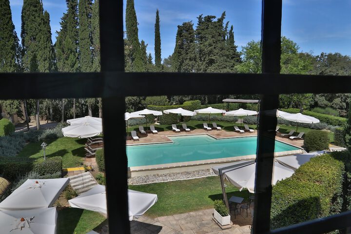 Hotel Pool