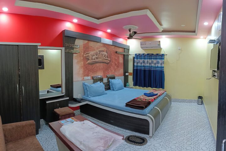 Room 4 of 6