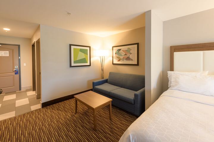 Standard Room, King or Two Doubles (3 of 13)