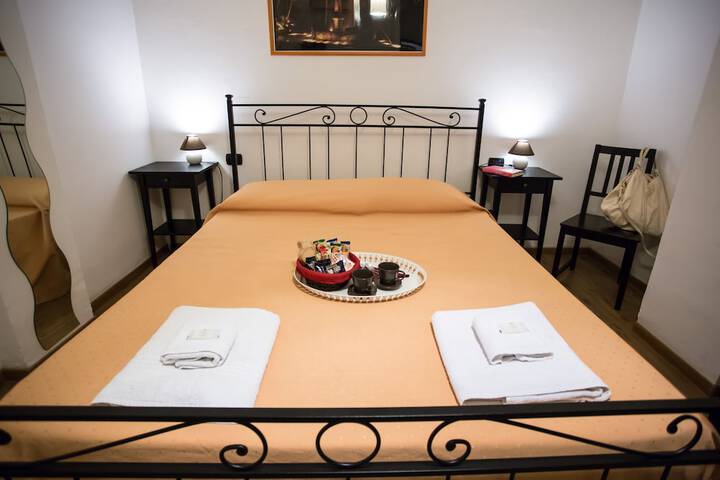 Room 10 of 48