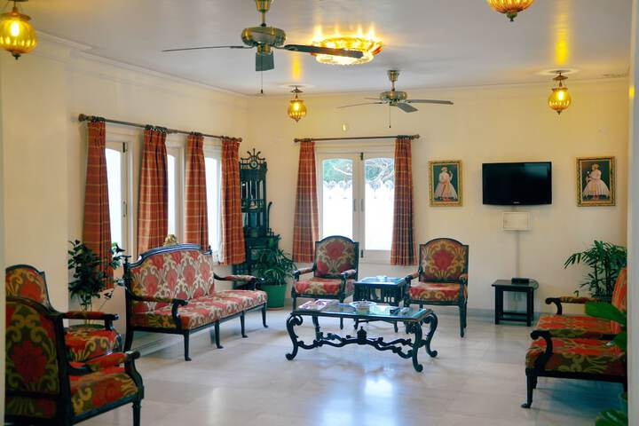 Hotel Interior 11 of 144