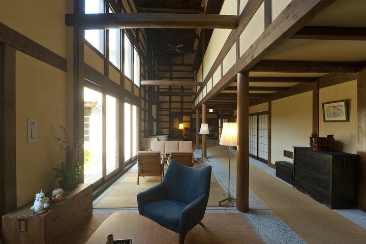 Guest Lobby
