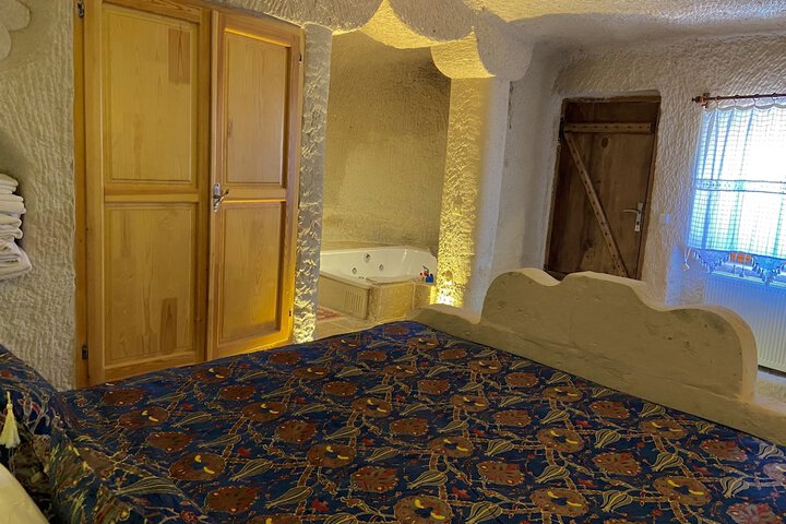 Room 13 of 86