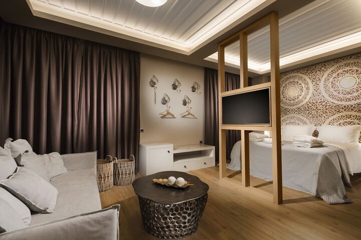 Room 15 of 66
