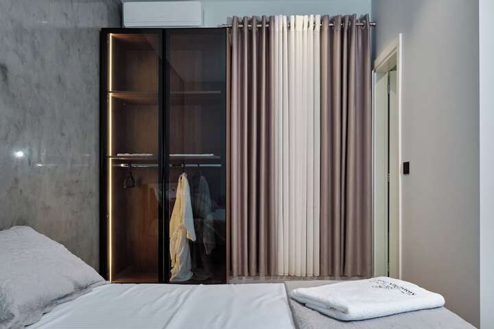 Room 4 of 35