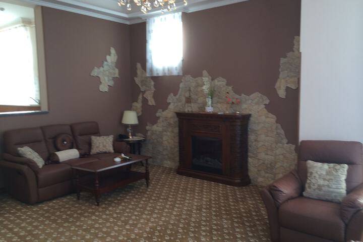 Room 47 of 86