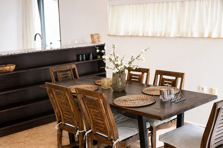 Dining 44 of 51