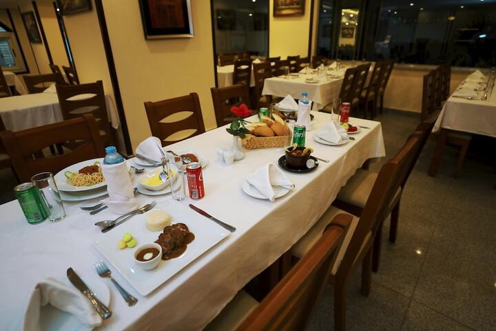 Dining 49 of 76