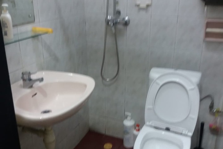 Room 16 of 28