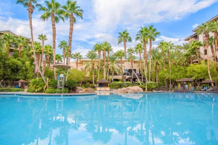 Hotel Pool