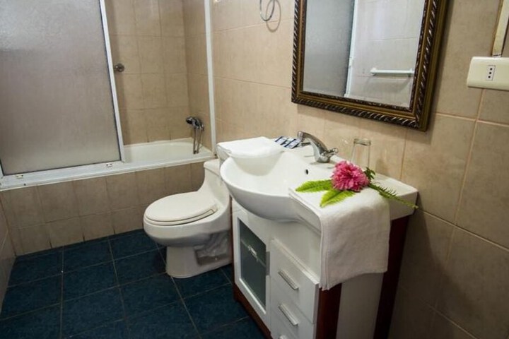 Room 8 of 27