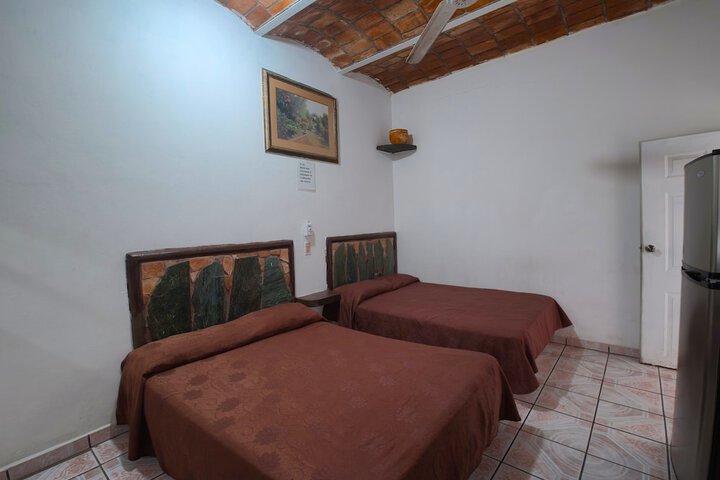 Room 3 of 27