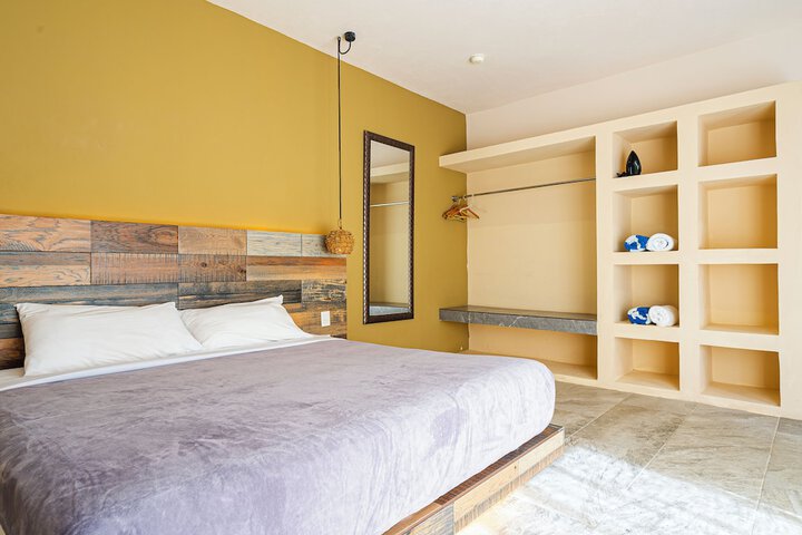 Room 26 of 154