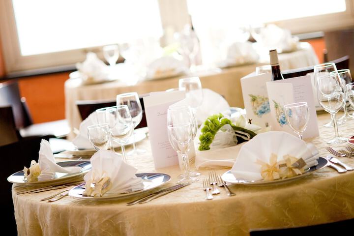 Dining 48 of 64