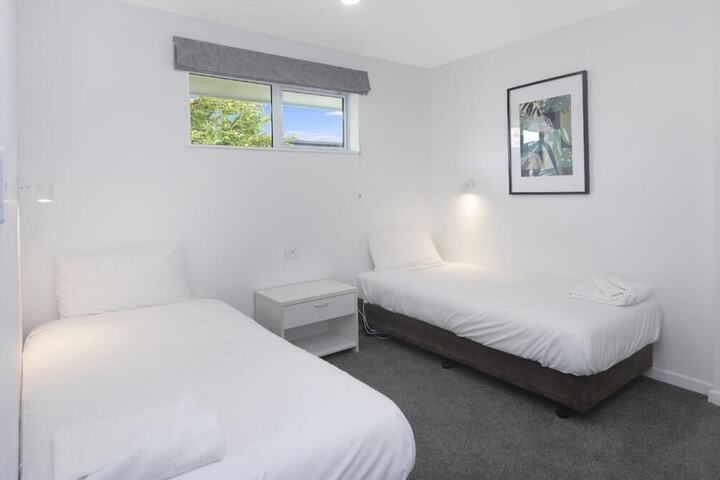 Room 15 of 37