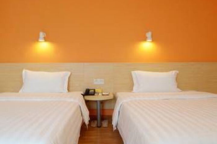 Room 8 of 8