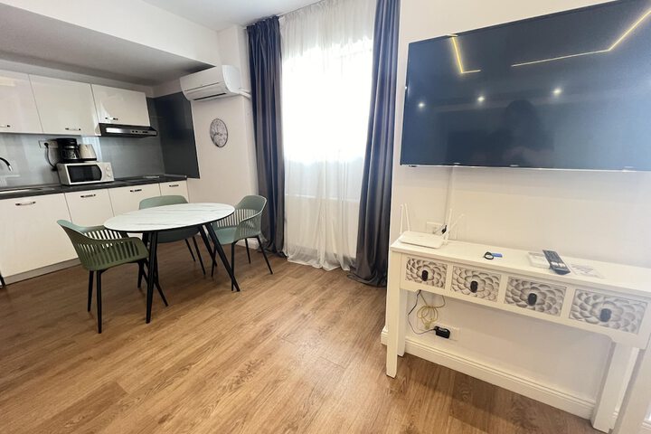 Room 42 of 206