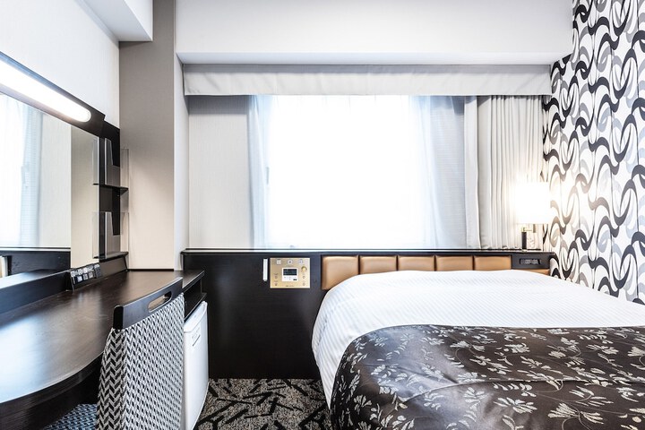 Room 10 of 44