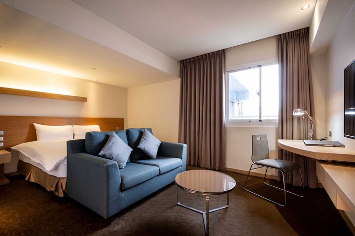 Room 11 of 60