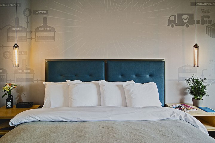 Room 19 of 38