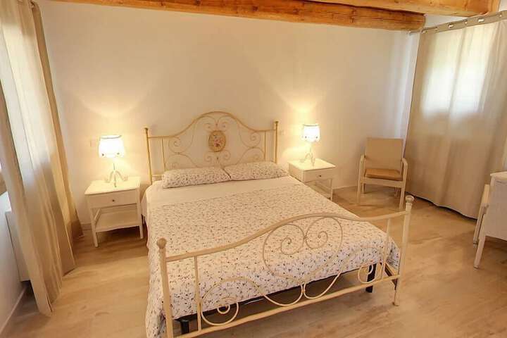 Room 7 of 19