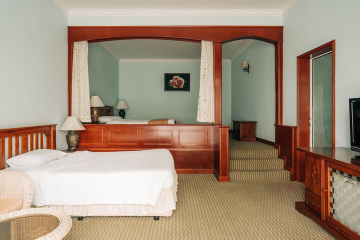 Room 9 of 101