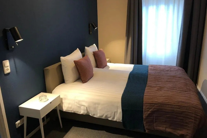 Room 16 of 20