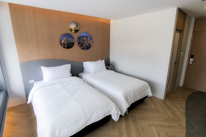 Room 4 of 35