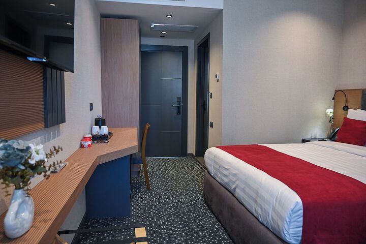 Room 22 of 84