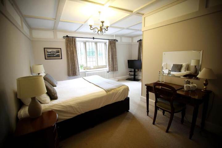 Room 5 of 34