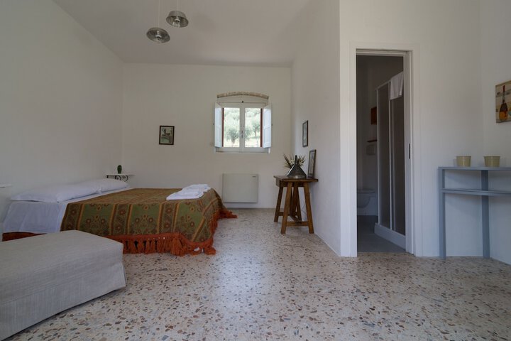 Room 3 of 60