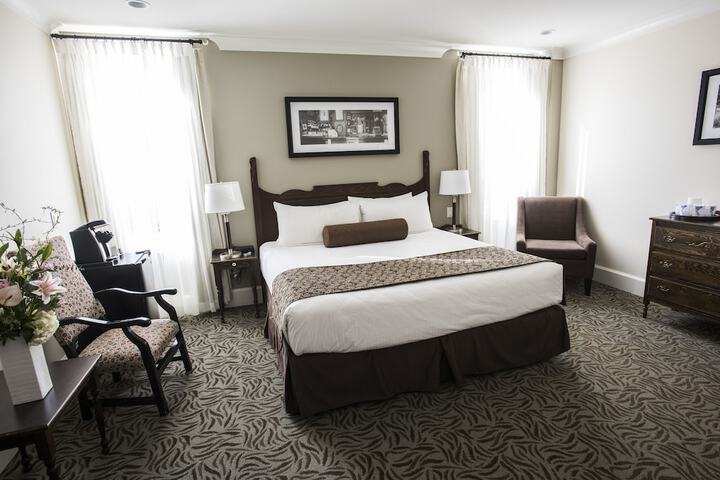 Room 16 of 140