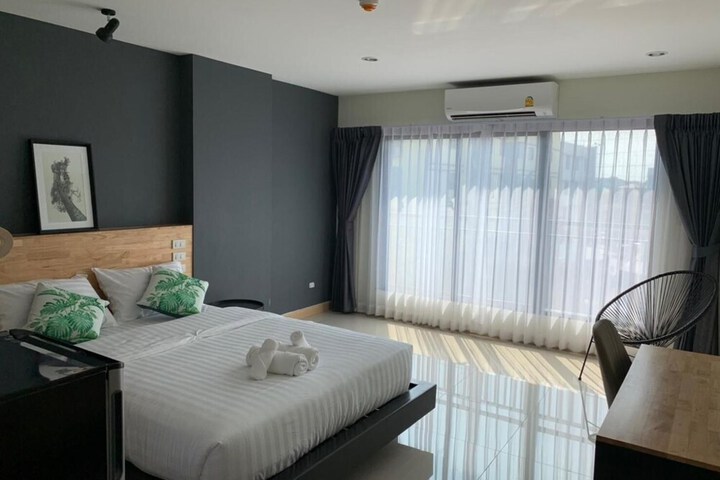 Room 32 of 51