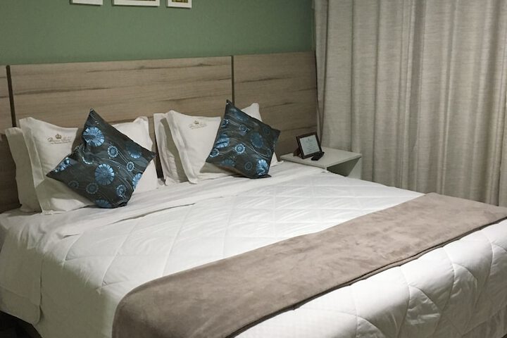 Room 9 of 48