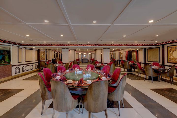 Dining 40 of 81