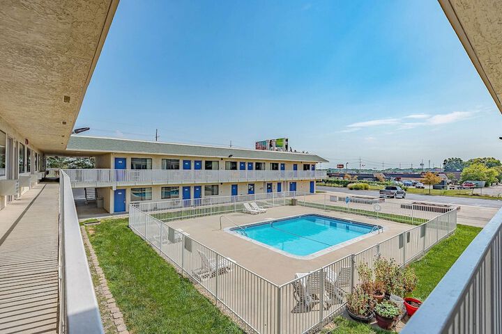 Hotel with Pool