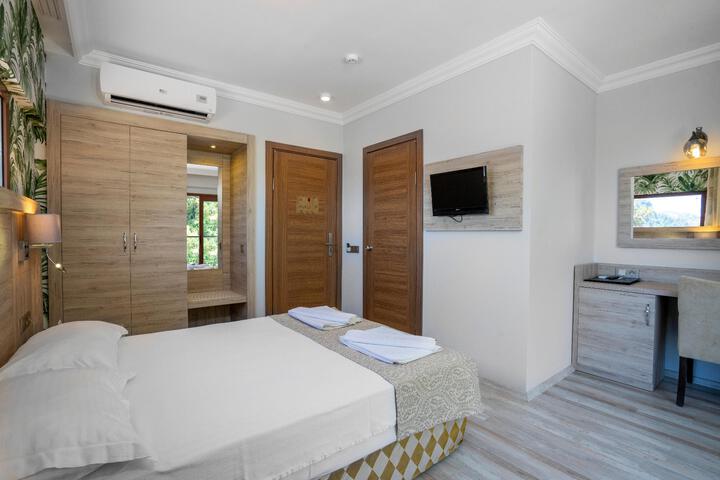 Room 37 of 58
