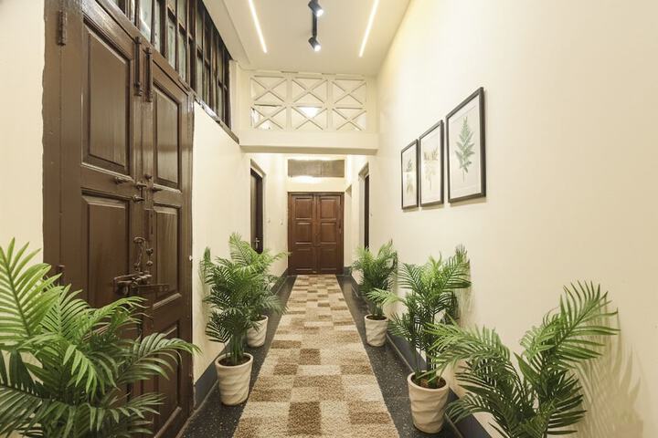 Hotel Interior 4 of 27